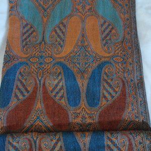 Tapestry style scarf